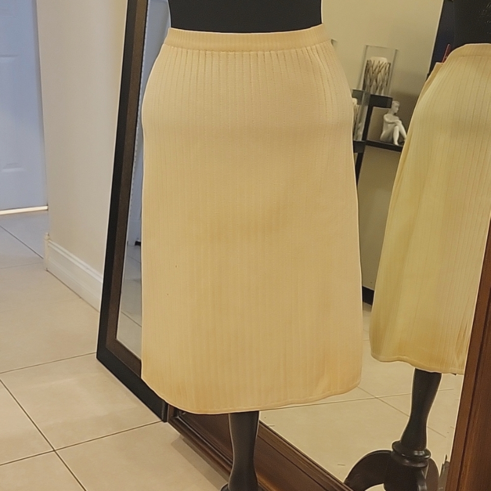 Vintage Valentino Boutique Ivory knit Cotton Skirt size 12